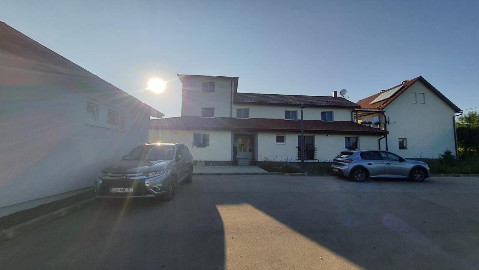 Apartmani Fenestra Otocac Exterior photo